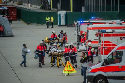 Flughafen Stuttgart: ICAO-Notfalluebung von Flughafenfeuerwehr und externen Kraeften erfolgreich verlaufen